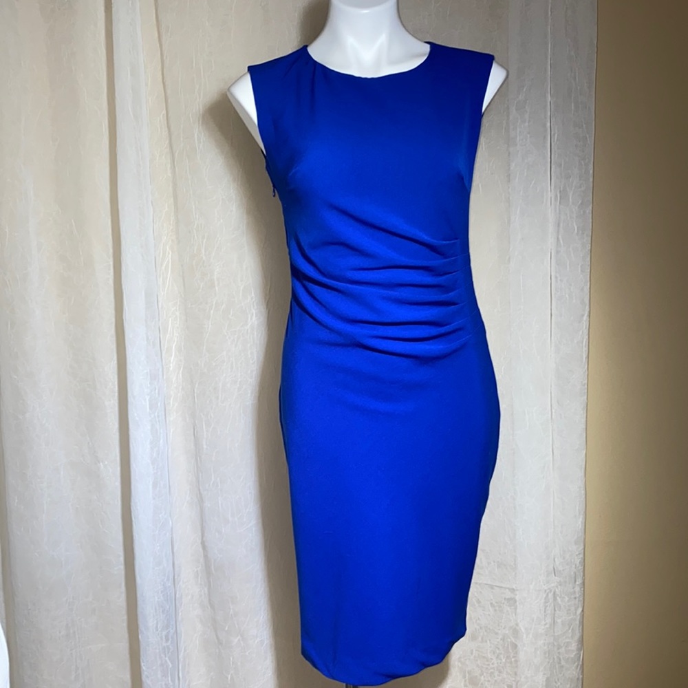 Roz and and Ali royal blue dress hidden zipper on right hand side size 4